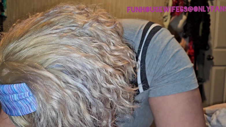 Funhousewife69: Blondines geven wel de beste pijpbeurt en geweldige tietenneukpartij