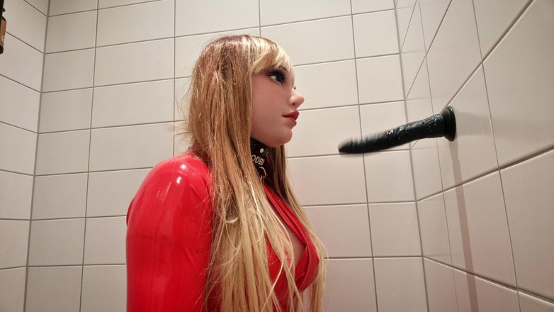 Hooded June: Derin gırtlak pratiği