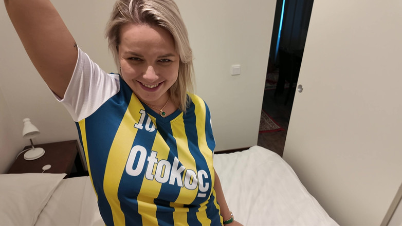Amateur Homemade Porn: I Fucked My Turkish Stepmom (fenerbahçe Fan) Before My Stepdad Came...