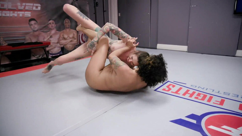Evolved Fights Lez: Дейзі Дукаті проти Роккі Емерсона – жіноча боротьба