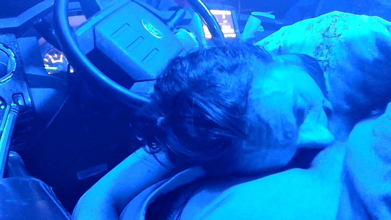 VinnyMacNDelilah: ดูดควยในรถกระบะของฉัน แตกคาปาก