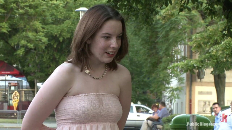 Public Disgrace by Kink: Sandra Romain s-a întors în acțiune dominând o britanică nebănuită!!!