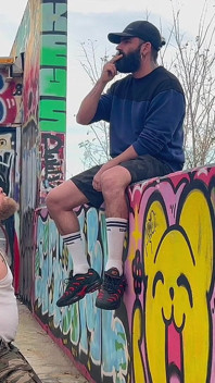 Popelník, Chcaní a nohy. Vousatý pán používá fellball