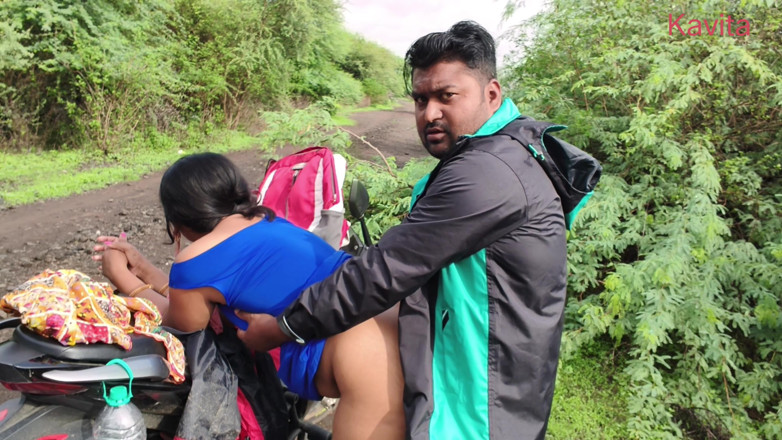 Kavita _zawazawi: Desi Indyjski Marathi Kavita Bhabhi (Vahini) jebanie na świeżym powietrzu w dżungli...