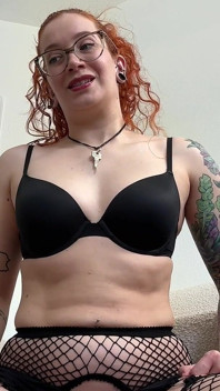 Sissification vĩnh viễn của Futa Dominatrix biến bạn thành con điếm Sissy hoàn hảo