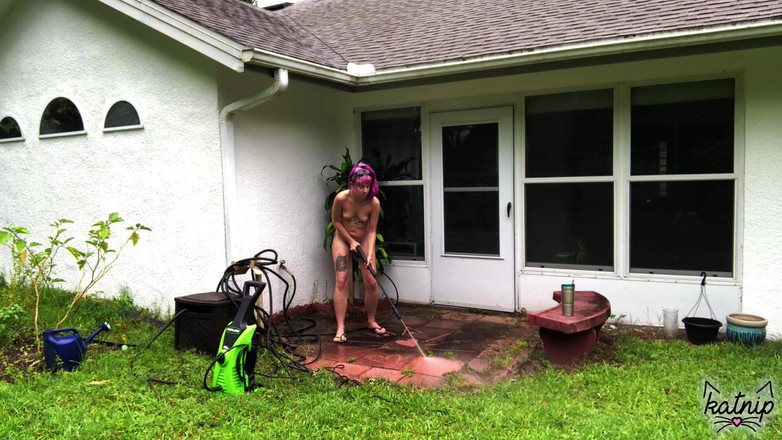 kactus kutie: ポーチを裸でパワーウォッシュ