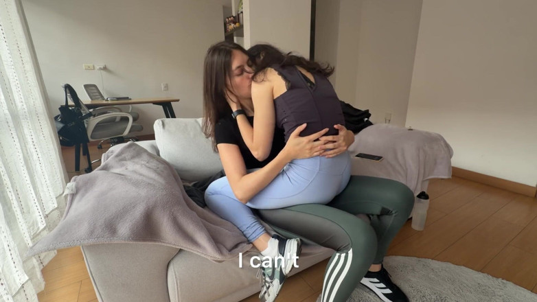 scarlettandc: Мы занимаемся лесбийским триббингом