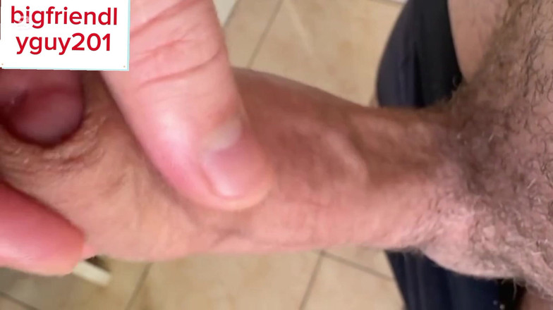 Bigbadfriendlyguy: 자지를 자위하고 대박 사정할 때까지 신음하는 동안 게이 핫한 남자 아빠