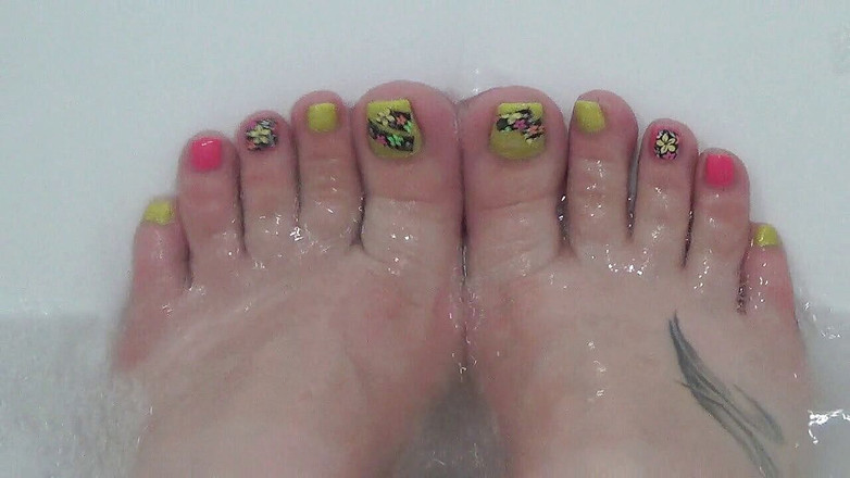 Goddess Misha Goldy: पैर की टांड, पैर की पैर की नाखून और पैरों की कामुकता!!