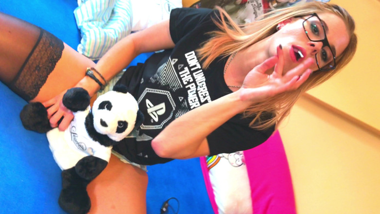 Leon Lambert Girls Twerk Parties CFNM: Pearl tongs ne couvrent rien ! Partie b avec 3 tours bonus