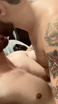จูบ ดูดน้ําเงี่ยน - Igor Lucios และ Kyle Fox