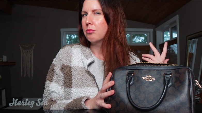 Harley Sin: Whatsinmybag