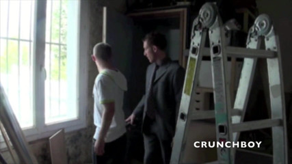 Crunch Boy: Sexy blonďatá twink ošukaná kommericial v obleku, která prodává sexuální...