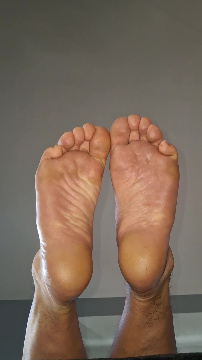 Midsouth Foot Fetish: 私の足の裏をあなたの顔とチンポに当ててどれくらい続きますか