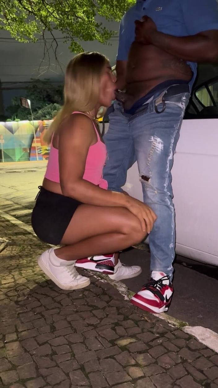 Andreialatina: Gifted Black Man Fucks Trans on the Street