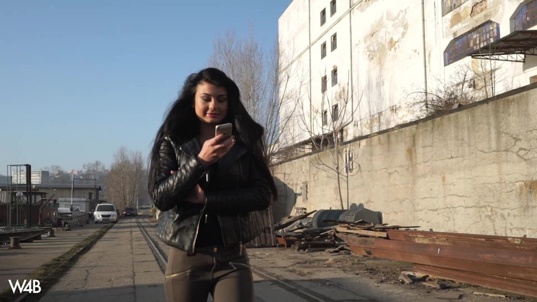 Watch4beauty: Dans eden Lucy