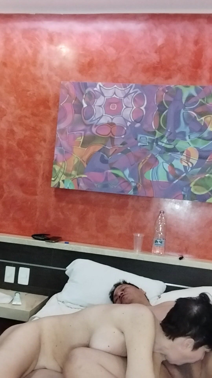 MaturecoupleVe: Nghỉ ngơi đến khách sạn để làm tình tuyệt vời