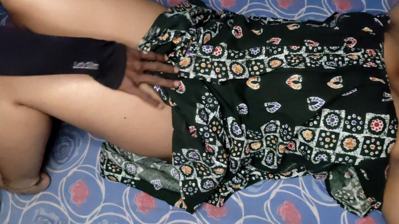 Sonamone07: 18 岁的印度女孩重口味性高潮性爱