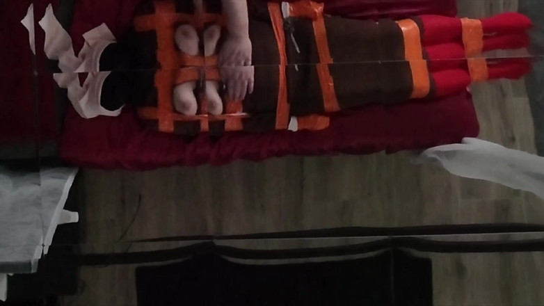 Elena917: Část 3 - Páskové svazování, Vrstvení punčocháčů, Bradavky BDSM, Orgasmy
