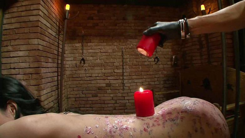 Absolute BDSM films - The original: Encadenamiento, humillación y goteando velas