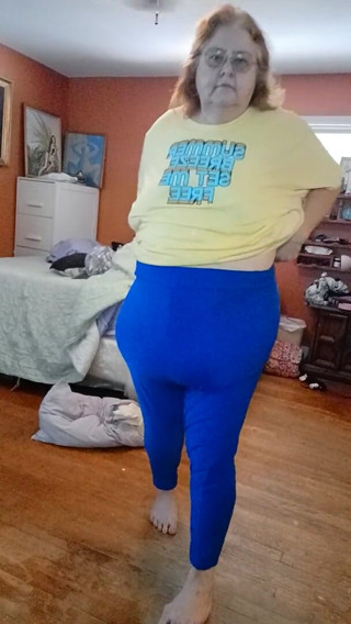 BBW nurse Vicki adventures with friends: Oblékání kraťasů my Blue lemon boy a zbytek mého oblečení...