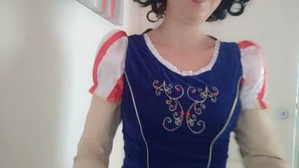 savannahamatoriale: snowhite, your favourite princess