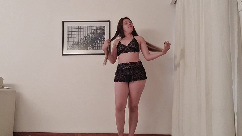 Latinascachondas: Latinoameričanka s velkým zadkem se svléká nahá na webové kameře