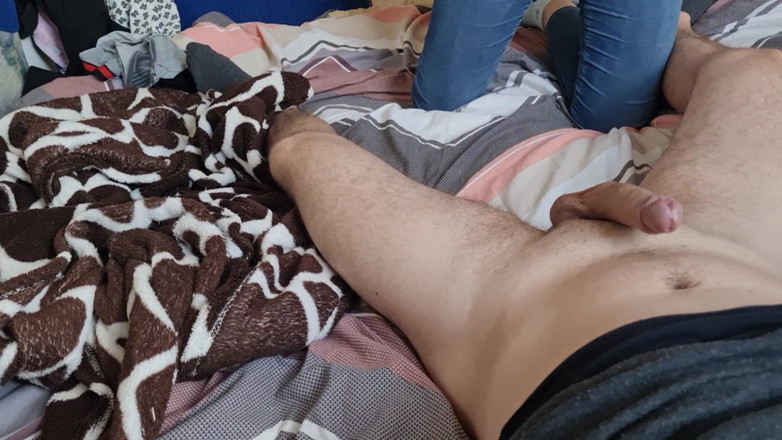 Viktoria_sekret: la moglie calda succhia il cazzo del mattino