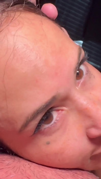 Sexy milfka Izi Blu to poprvé dostane drsně