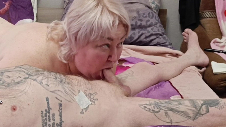 Zona901: 자지를 빨고 정액을 삼키는 계모