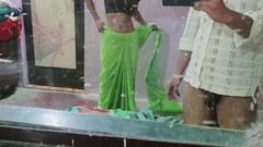 Your kavita bhabhi: Bhabhi ko saree Pahenna Sikhaya 或 Chod Diya