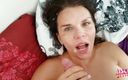 Aische Pervers: Mamă sexy țâțoasă tocmai s-a trezit și face o labă uimitoare