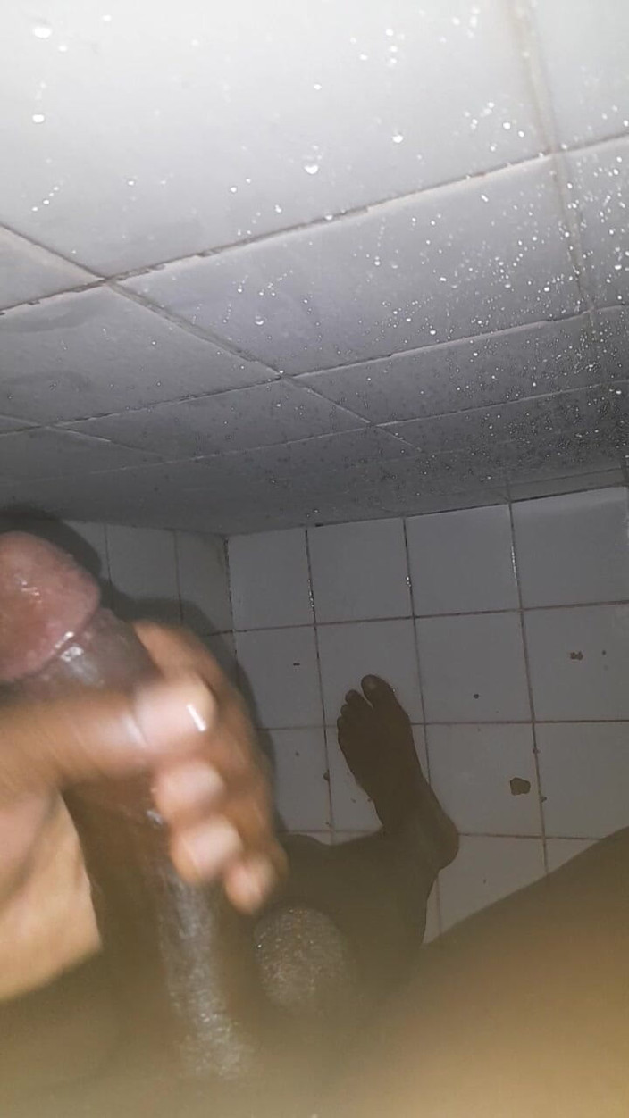 Black guy: Masturbando s8 e10