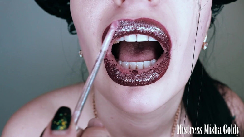 Goddess Misha Goldy: Adoration, branlette et éjaculation dans la bouche de la succube ! Baise...