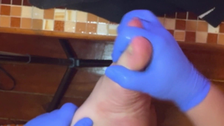SoftBakedAfterDark: Brutto massaggio ai piedi