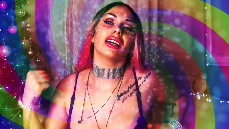 Goddess Misha Goldy: Завораживающая игра с преимуществом! Мое спусковой крючок слово даст тебе самый интенсивный оргазм!