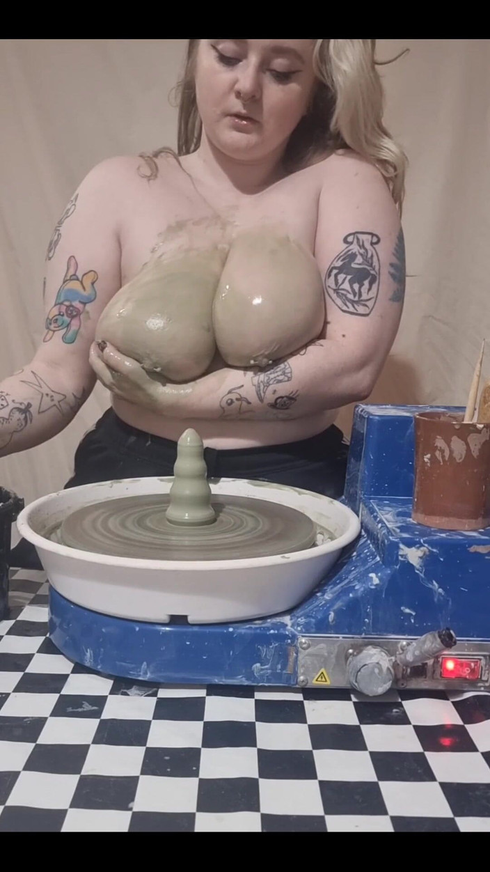 Bunny Royle: 녹색을 닦는 도자기 여신