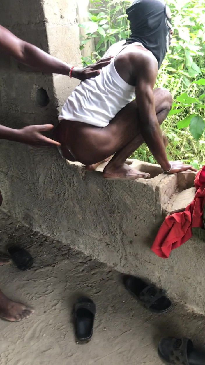 Sexydaddy: Trio gay avec deux hauts musclés