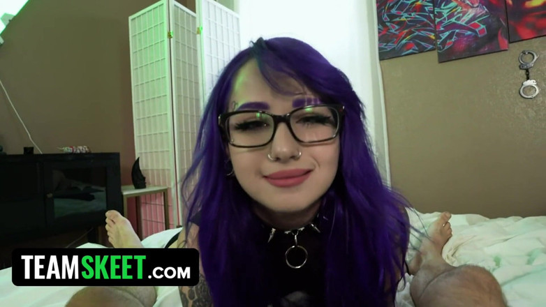 Team Skeet: Lila behaarte Val Steele findet einen weg, zu hause unterhalten...