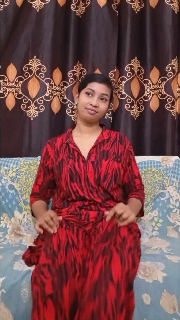 Bangla Academy: Mooie alleen gril toont haar poesje vinger in creampie