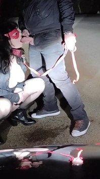 Slutmomhappiness Breaks Boundaries in Outdoor Pissing