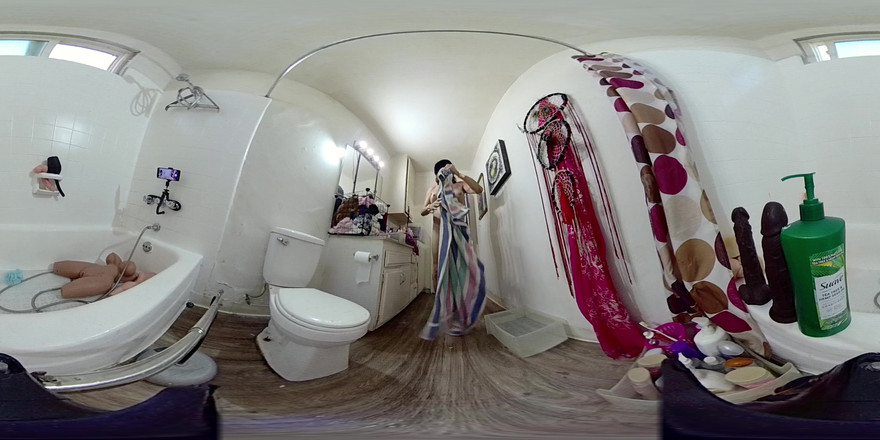 Lizzy Yum: Lizzy yum vr julio 2025 dilatando el baño, paja amateur, solo # 14
