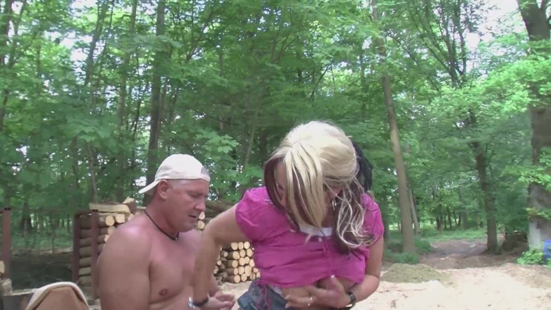 German Porn: Jerman - pancutan mani pada buah dada MILF