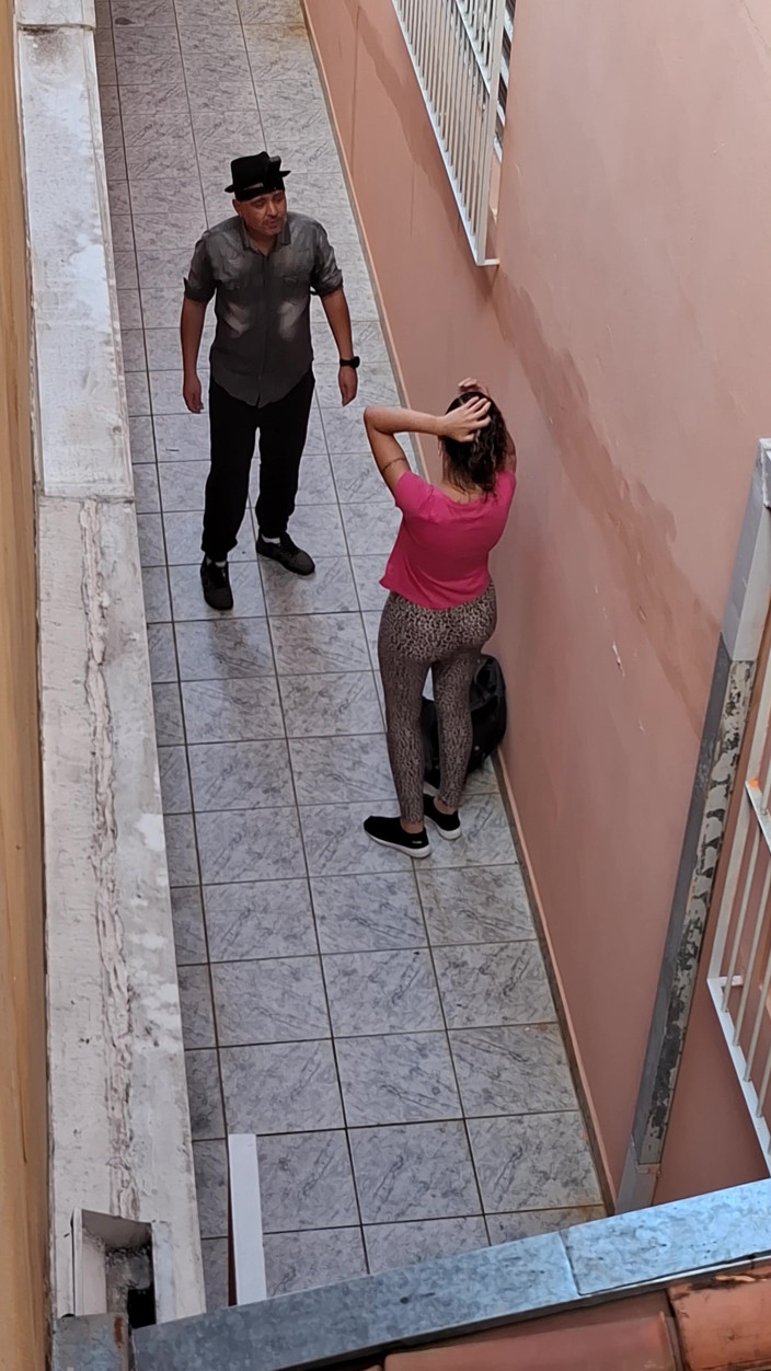 Gabi SweetCouplesStories: Я дозволила своєму босу порвати мій одяг після того, як він спіймав мене на курінні