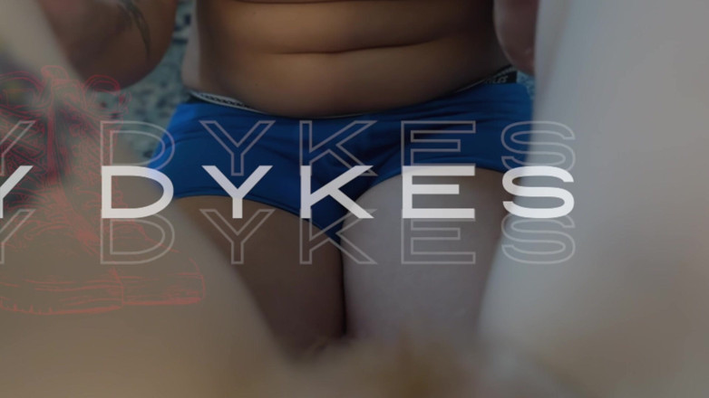 EnbyDykes: POV 보지 먹기: 영화의 밤 중단