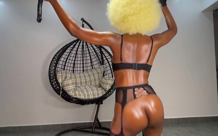 SEXXY-DAISY: Fucking Myself with My Long Black Dildo Till I Squirt