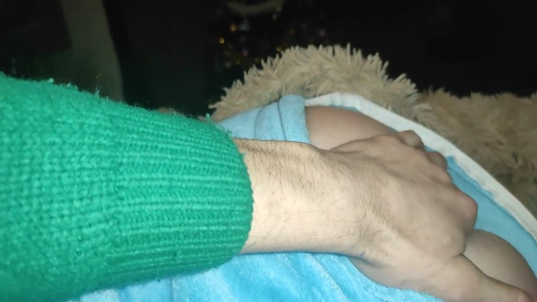 Taboo Room: ユニコーンのパジャマを着たリトルプリンセスがチンポをしゃぶる!