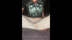 C-Spot: 손가락으로 문지르고 털이 무성한 보지와 클리토리스를 오르가즘에 문지르는 Cspot