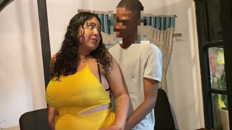 Xara Rouxxx: La belle-mère de mon copain fait un trio avec nous