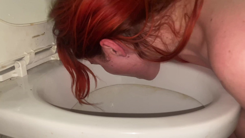 Elena917: Toilet Licking and Humping